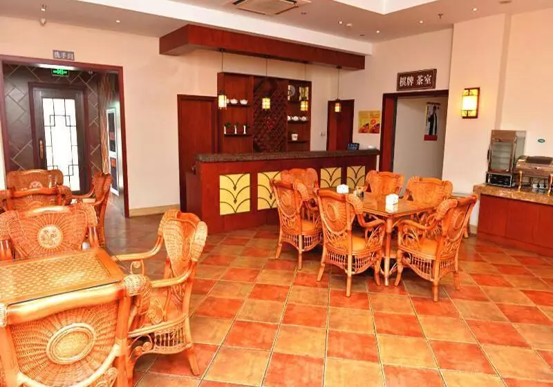 Hotelli Greentree Inn Jiaxing Zhapu Jiulong Mountain Express