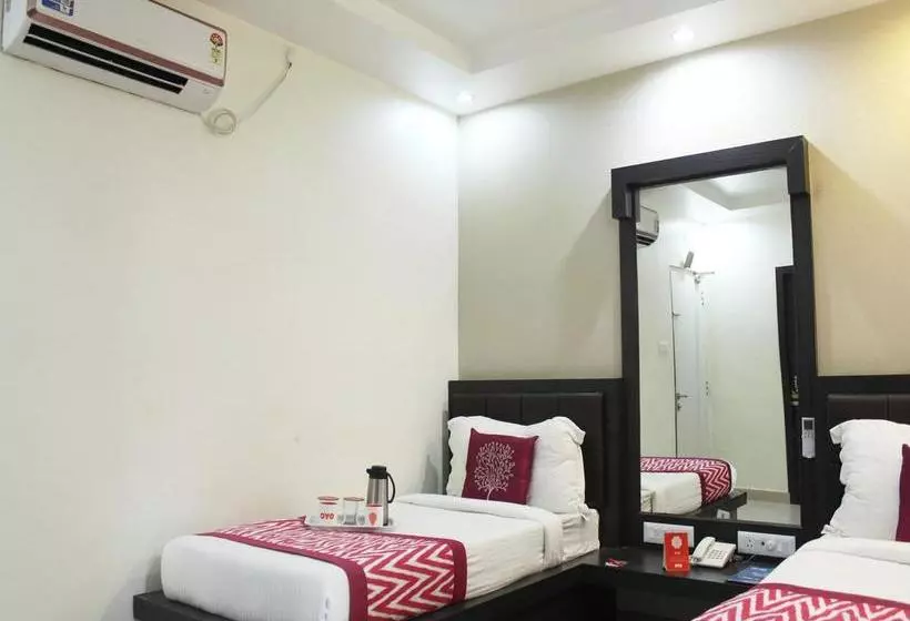 ホテル Oyo Rooms Durgakund