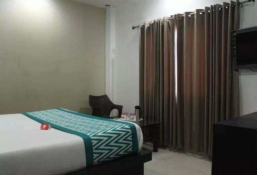 ホテル Oyo Rooms Durgakund