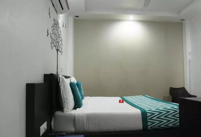 ホテル Oyo Rooms Durgakund