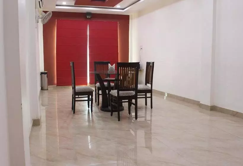 ホテル Oyo Rooms Durgakund
