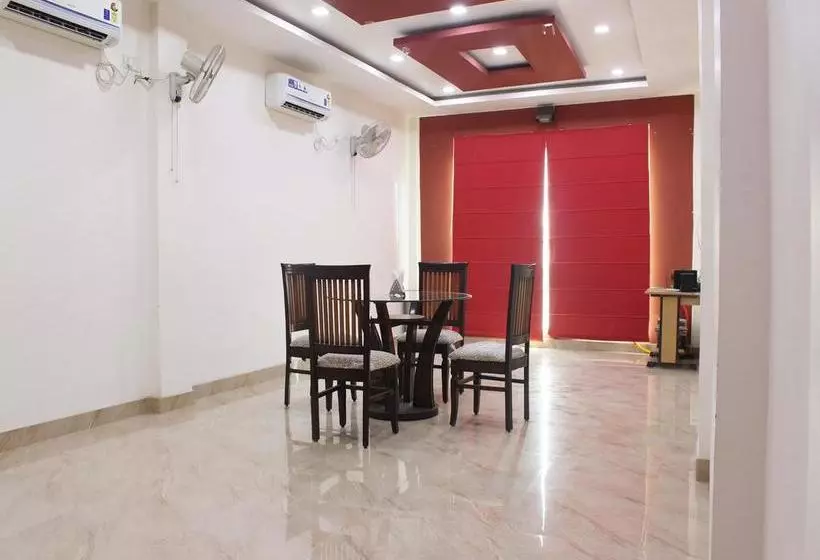 ホテル Oyo Rooms Durgakund
