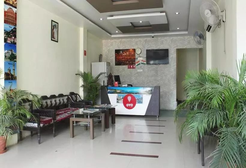 ホテル Oyo Rooms Durgakund