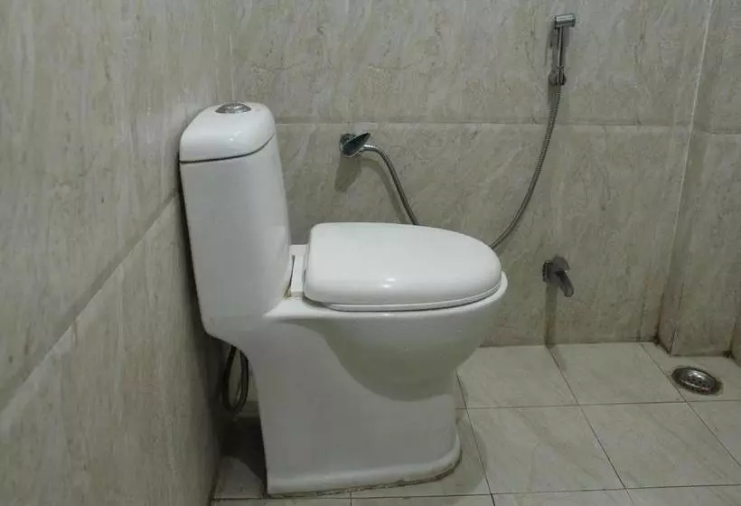 ホテル Oyo Rooms Durgakund