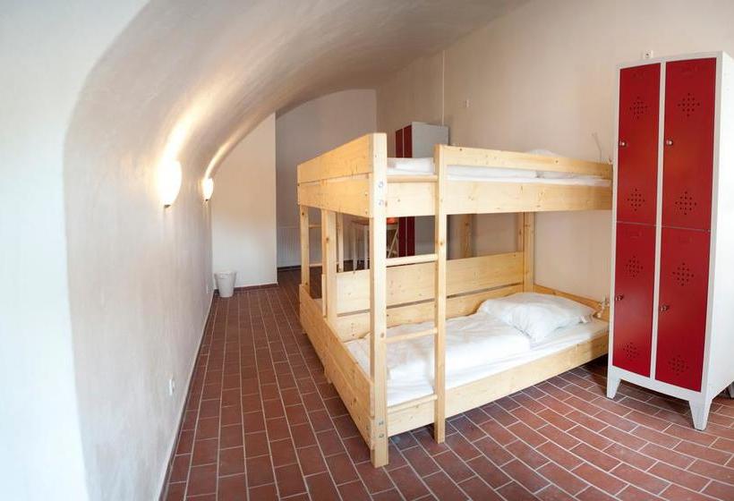 Subraum Hostel