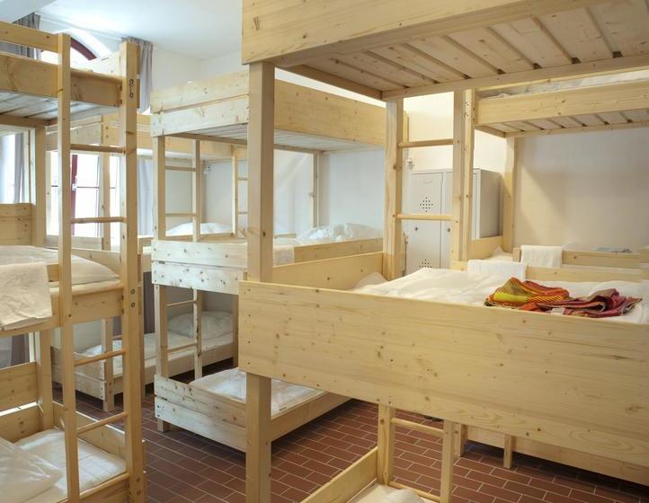 Subraum Hostel