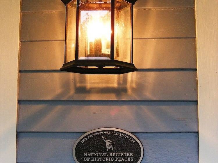 Adair Manor Bed & Breakfast