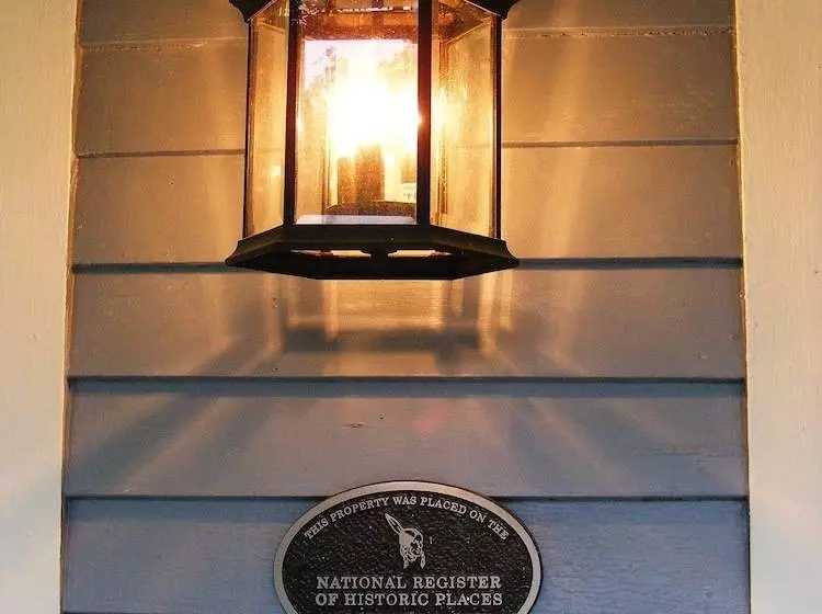 Adair Manor Bed & Breakfast