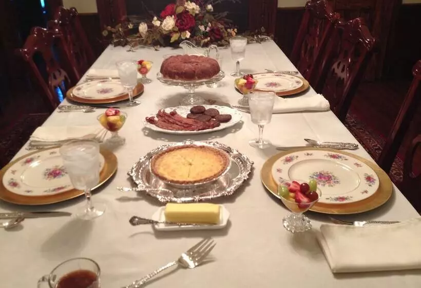 Adair Manor Bed & Breakfast