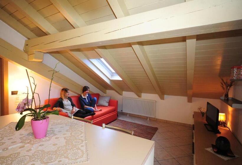 مبيت وإفطار Appartamenti E Camere Veronica