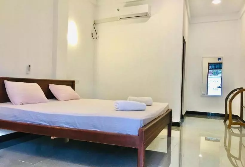 تختخواب و صبحانه Grand Villa