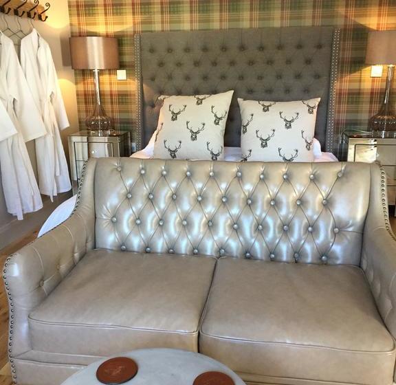 تختخواب و صبحانه Nether Glenny Cottages