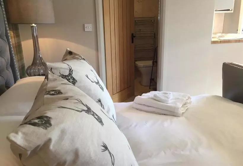 Aamiaismajoitus (B&B) Nether Glenny Cottages