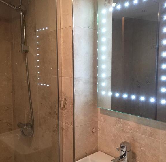 تختخواب و صبحانه Nether Glenny Cottages