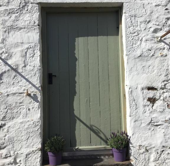 تختخواب و صبحانه Nether Glenny Cottages