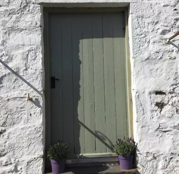Aamiaismajoitus (B&B) Nether Glenny Cottages