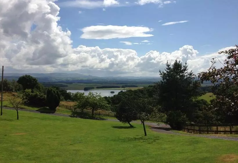Aamiaismajoitus (B&B) Nether Glenny Cottages