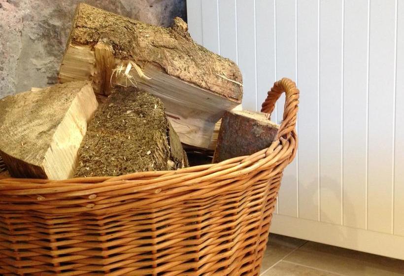 تختخواب و صبحانه Nether Glenny Cottages