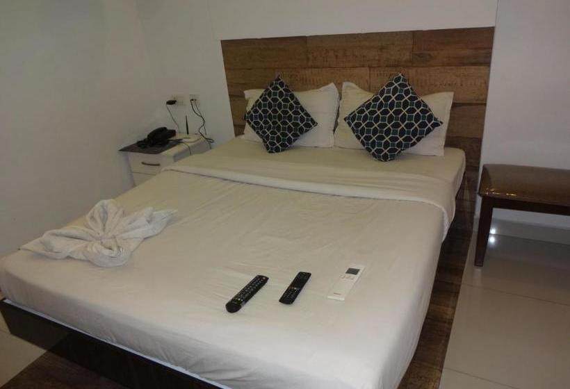 Convastay Gajel Near Apollo Greams Road