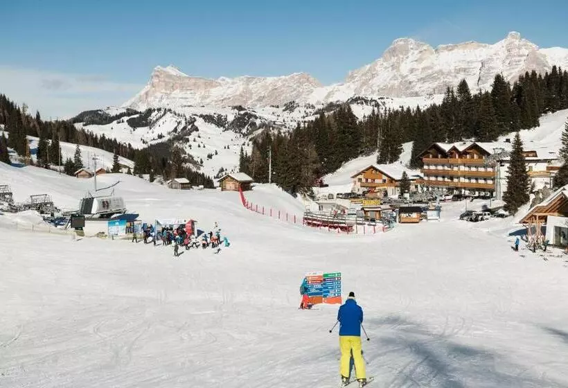 ホテル Laguscei Dolomites Mountain