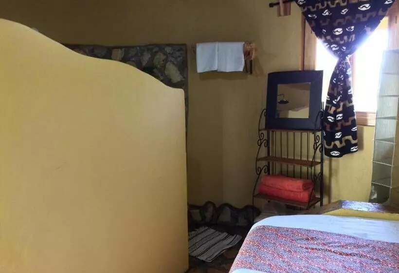 هتل Nyore Hillside Retreat