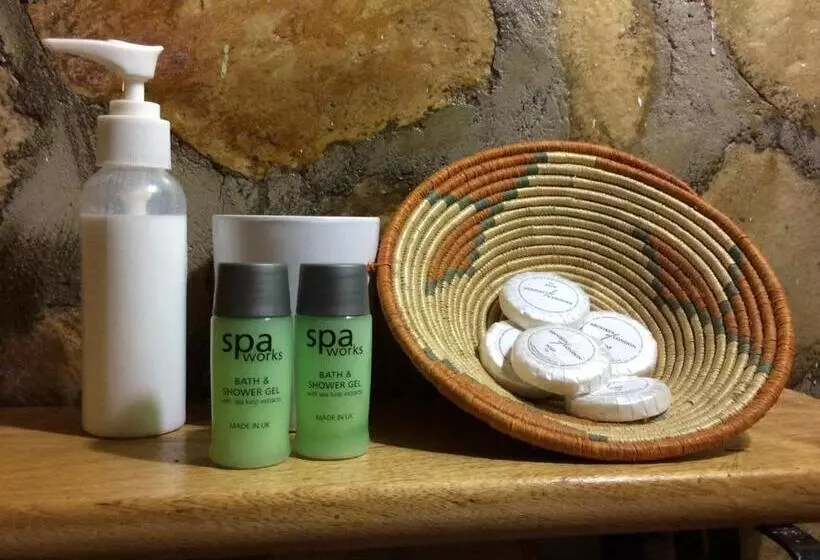 هتل Nyore Hillside Retreat