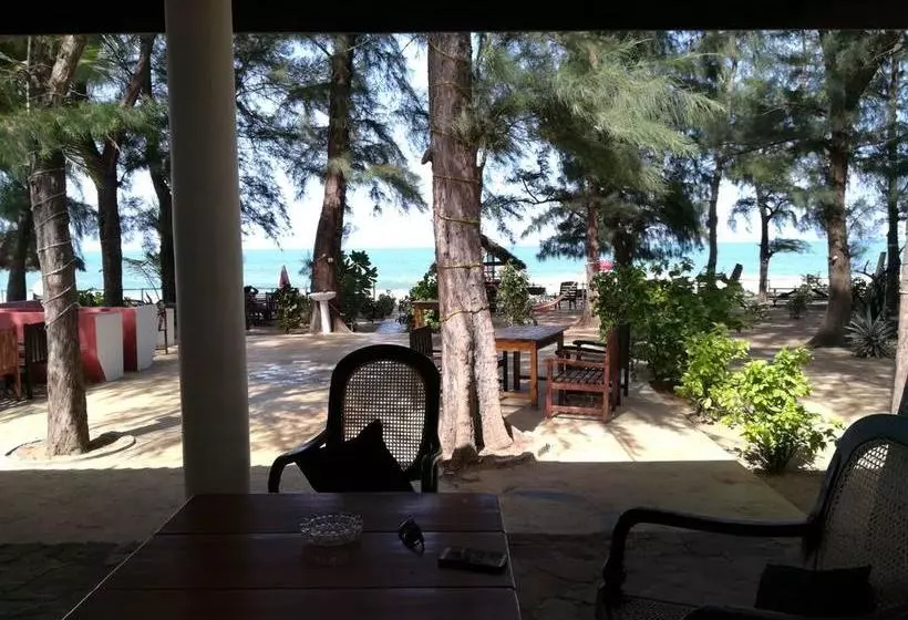 ホテル Tsunami Beach