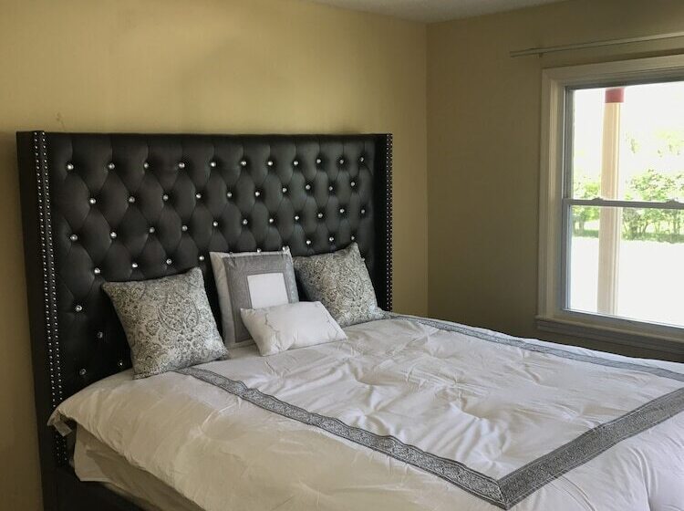 Мотель Presidential Inn & Suites