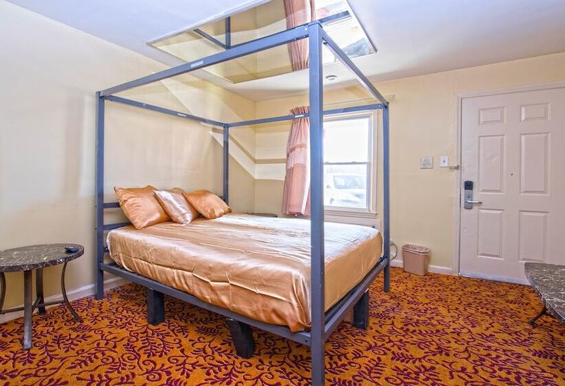 Мотель Presidential Inn & Suites