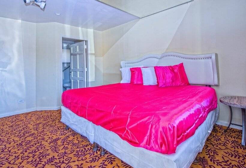 Мотель Presidential Inn & Suites