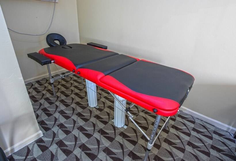 Мотель Presidential Inn & Suites