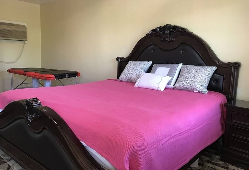 Мотель Presidential Inn & Suites