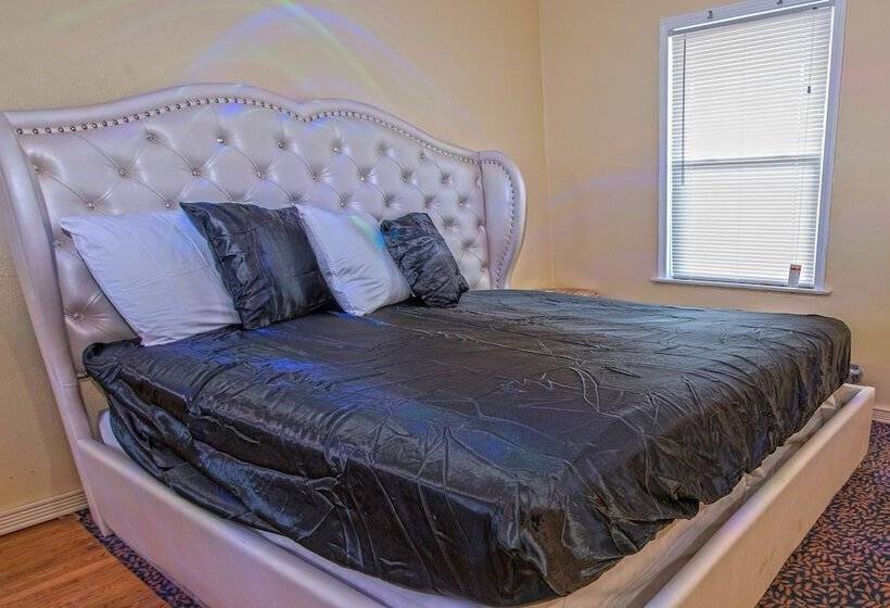 Мотель Presidential Inn & Suites