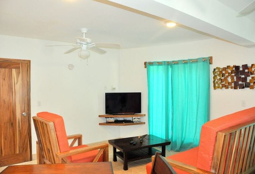 استراحتگاه Playa Del Sol