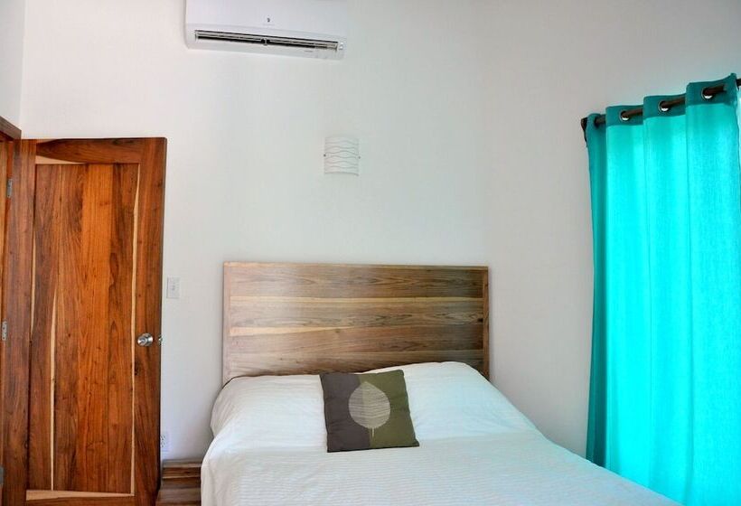 استراحتگاه Playa Del Sol