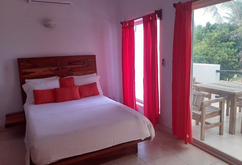 استراحتگاه Playa Del Sol