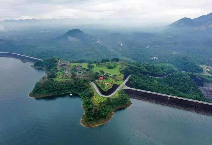 500 Rai Floating Resort