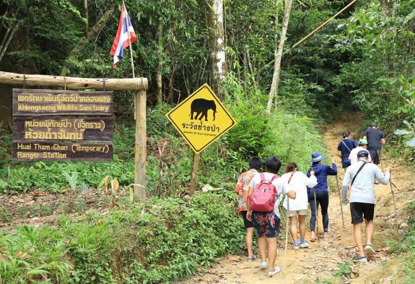 500 Rai Floating Resort