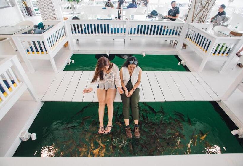 500 Rai Floating Resort