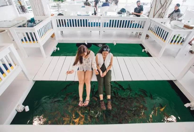 500 Rai Floating Resort