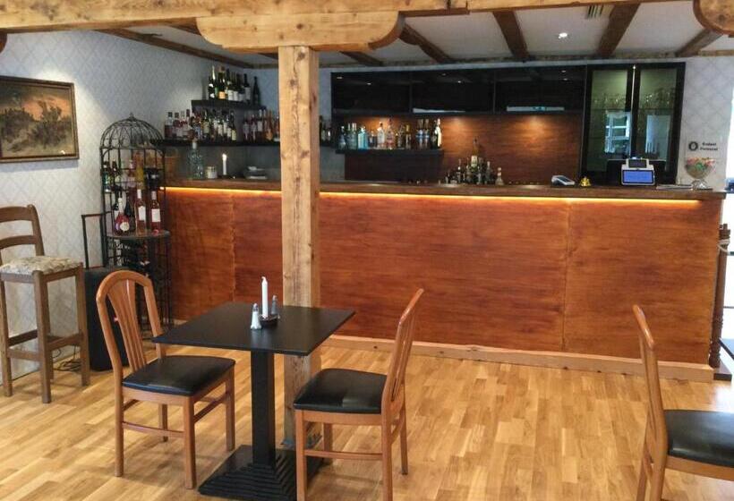 בית מלון כפרי Hensbacka Herrgård