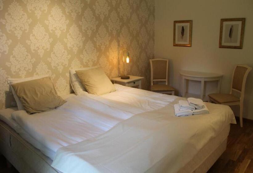 בית מלון כפרי Hensbacka Herrgård