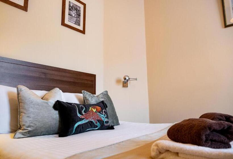 בית מלון כפרי Weston