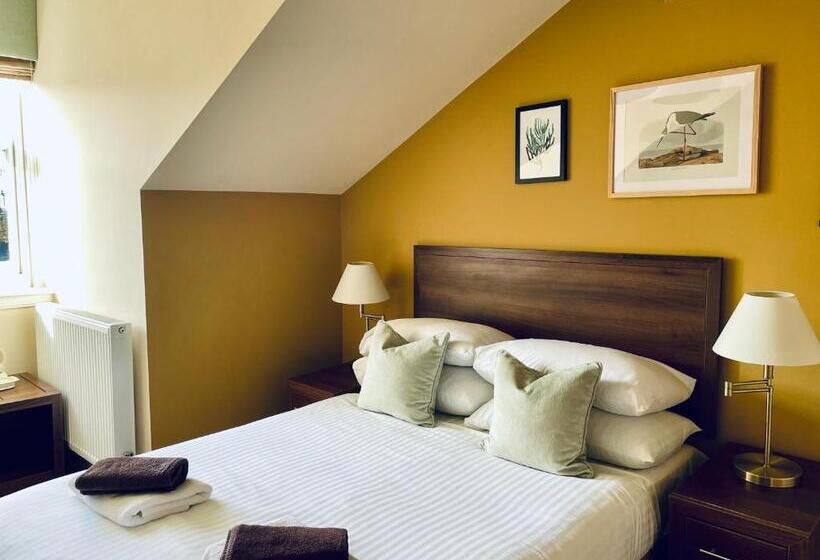 בית מלון כפרי Weston