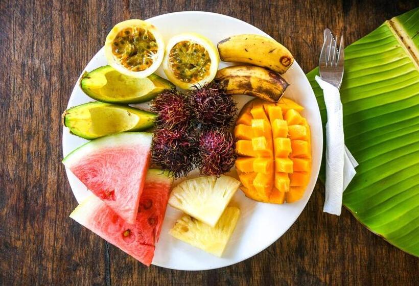 בית מלון כפרי Zanzi Rest Bungalow