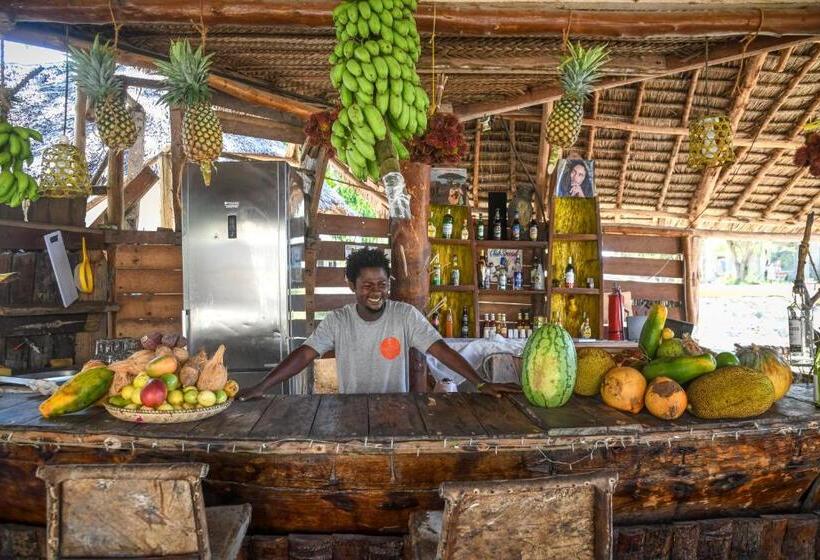 בית מלון כפרי Zanzi Rest Bungalow