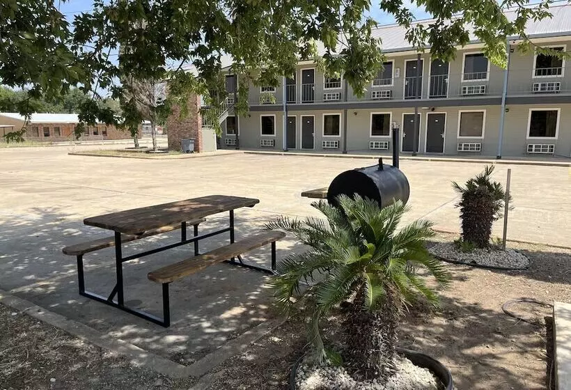 Motelli Coachway Inn