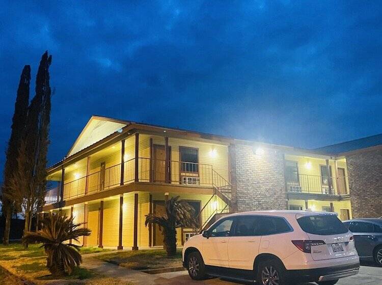 فندق على الطريق Coachway Inn