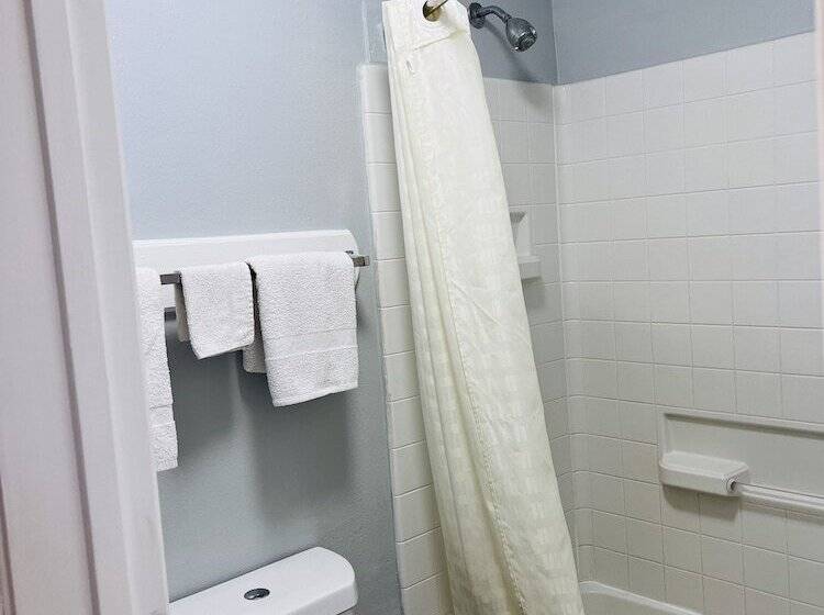 فندق على الطريق Coachway Inn