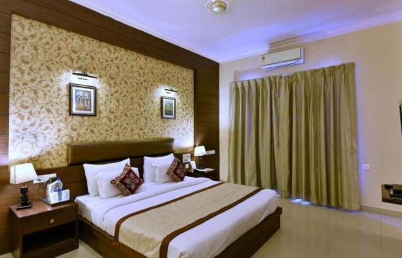 Курорт The Royal Retreat